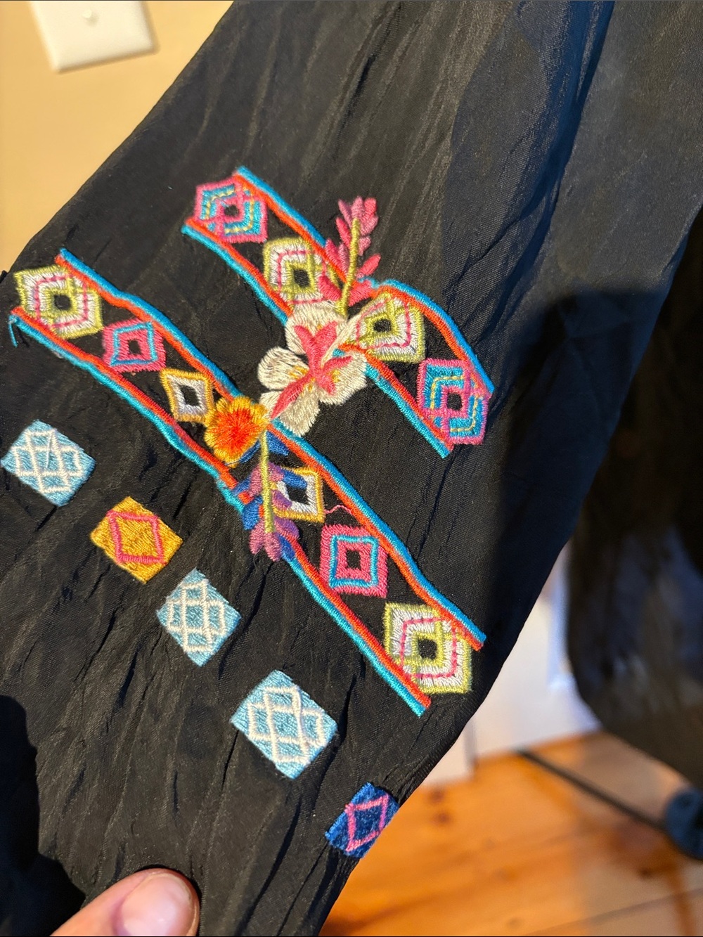 Johnny Was Black Embroidered Floral Tunic Top - Picture 4 of 7